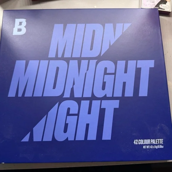 Beauty Bay Midnight Palette - Picture 1 of 3